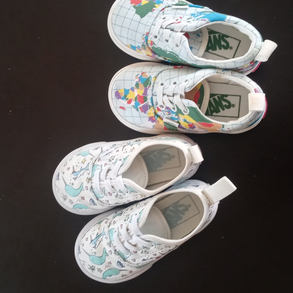 2 pairs of Vans
